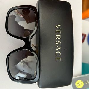 VERSACE POLARIZED SUNGLASSES